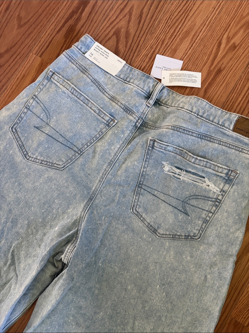 American Eagle Outfitters Washed Light Blue Wide-Leg Jeans - Picture 6 of 6